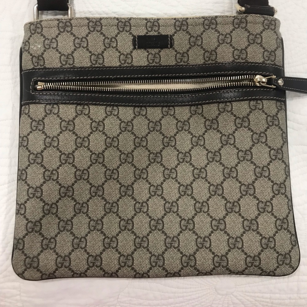 Gucci Messenger bag!
